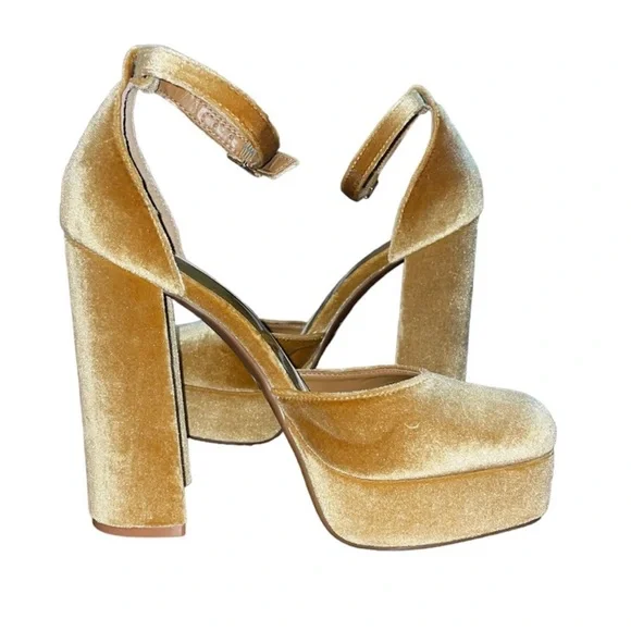 GB Gianni Binni Runway Velvet Ankle Strap Platform Pumps - Picture 1 of 8